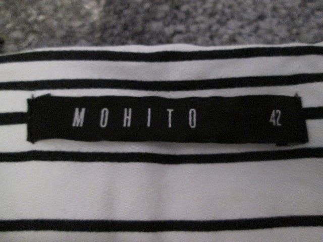Krótka elegancka spódnica Mohito w pasy