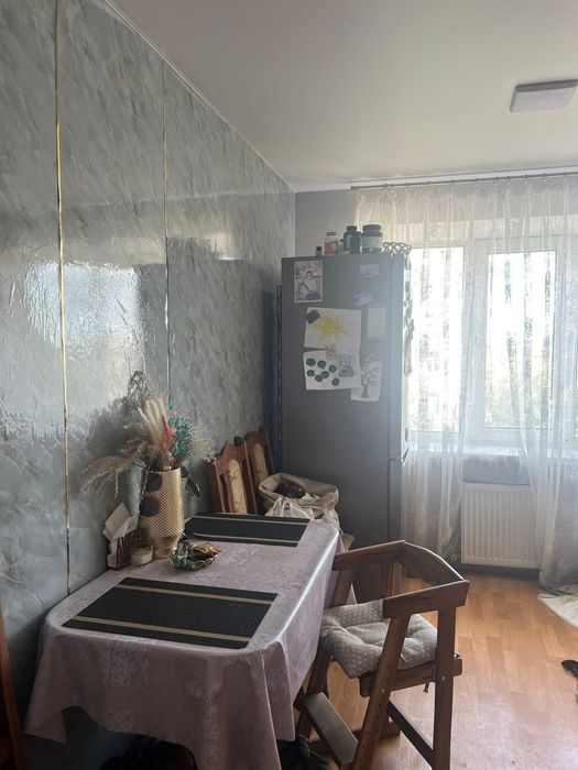 Продам 2х кімнатну сталінку власник центр 57 кв.м