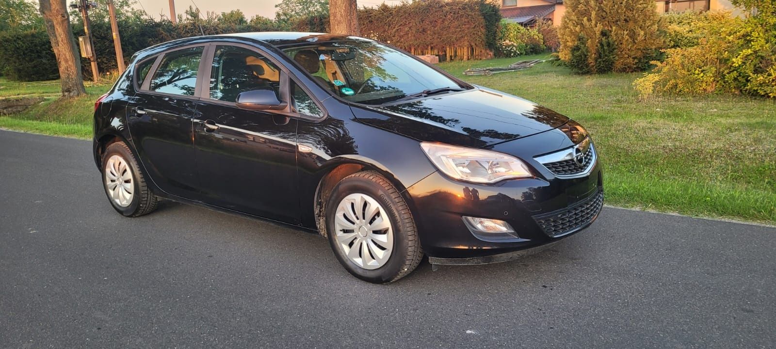 Opel Astra J 1.6b 2010r