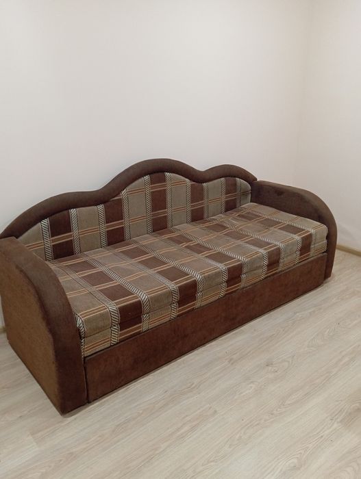 Диван двуспальный !