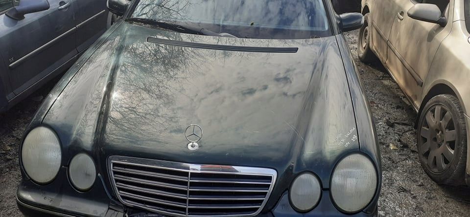 MASKA GRILL MERCEDES E-KLASA W210 298