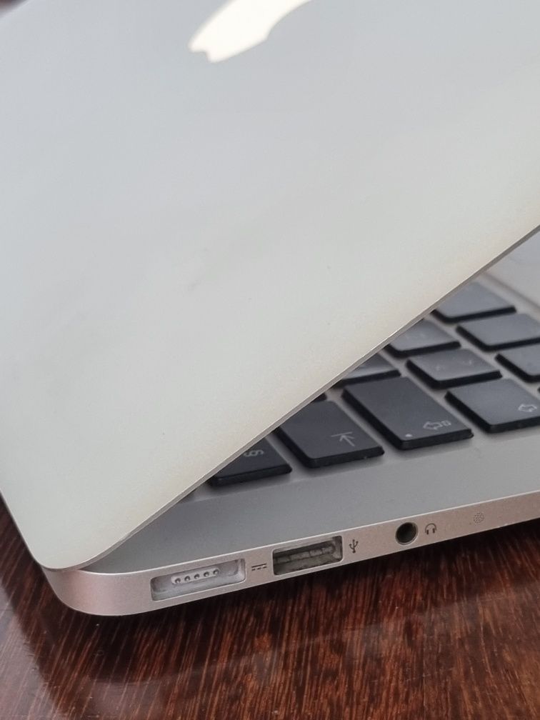 MacBook Air (13-inch, Mid 2012)