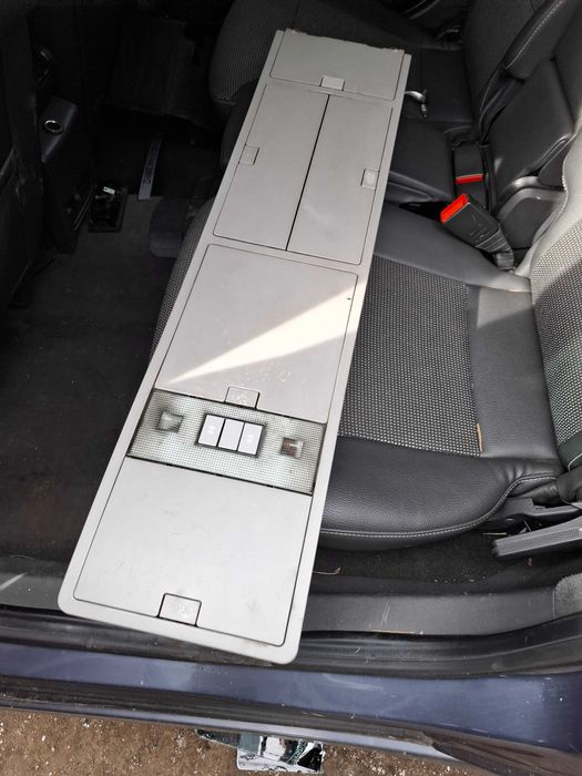 Lampka podsufitki schowek sufitu Opel Vectra C kombi