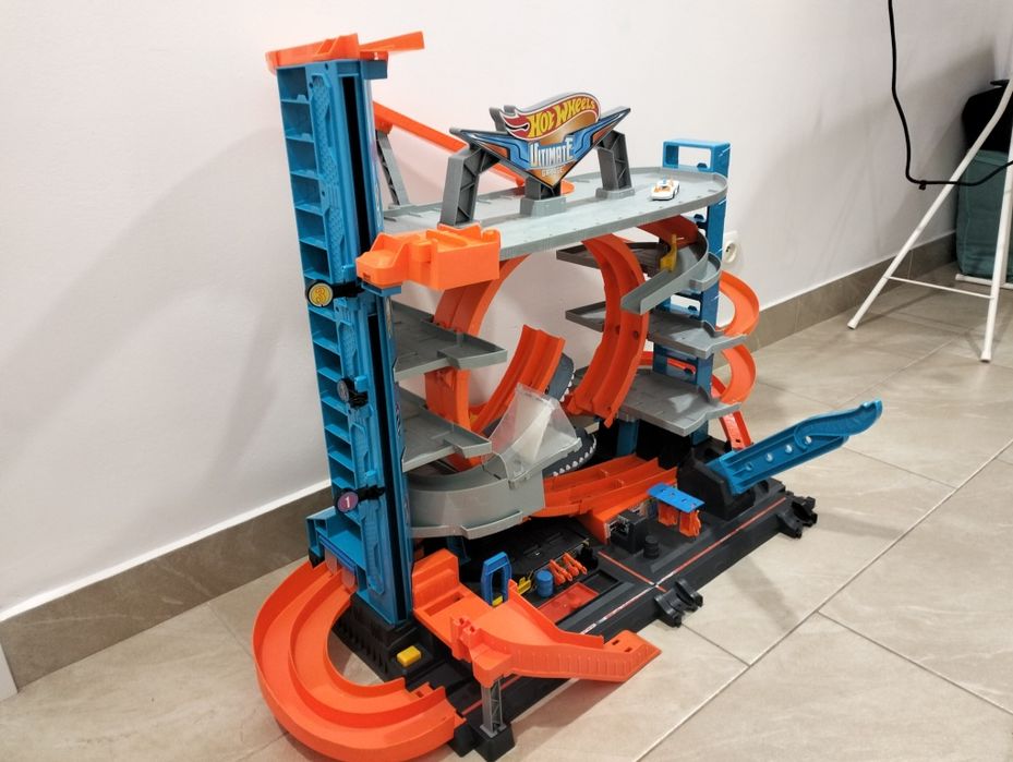 Garaż Hot Wheels Atak Rekina
