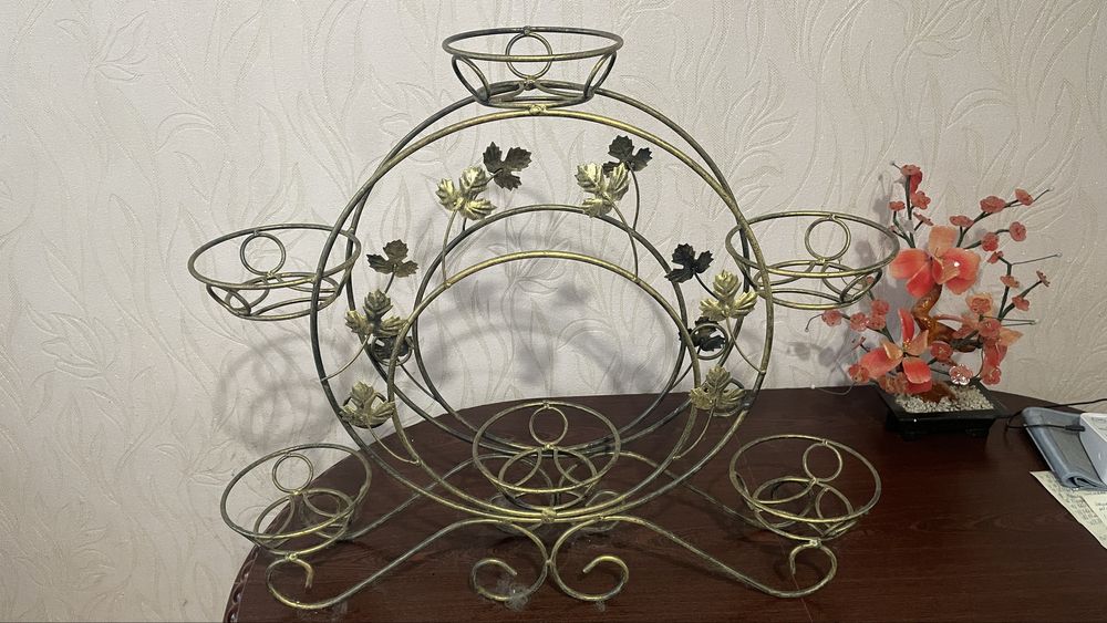 Підставка металева під вазони