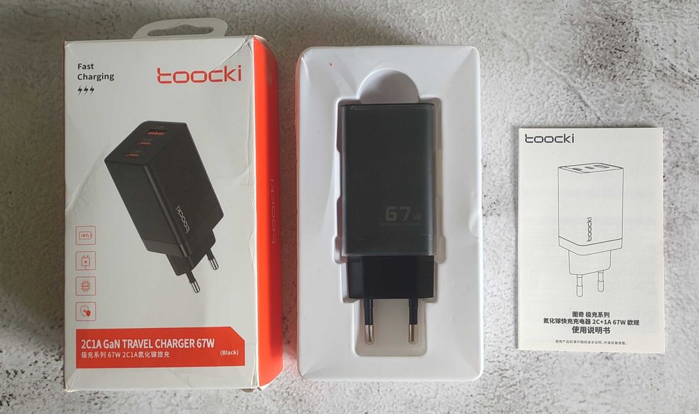 Зарядний пристрій TOOCKI GaN 67 W потужна зарядка на 3 порти 67Вт