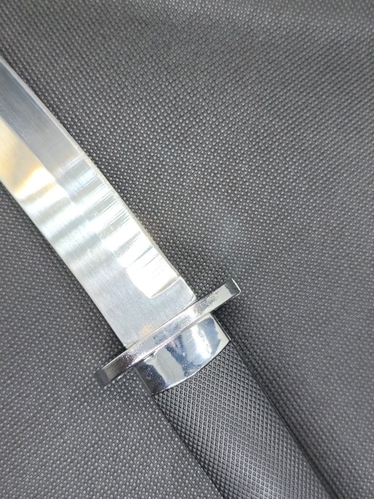 Faca estilo wakisashi como Nova