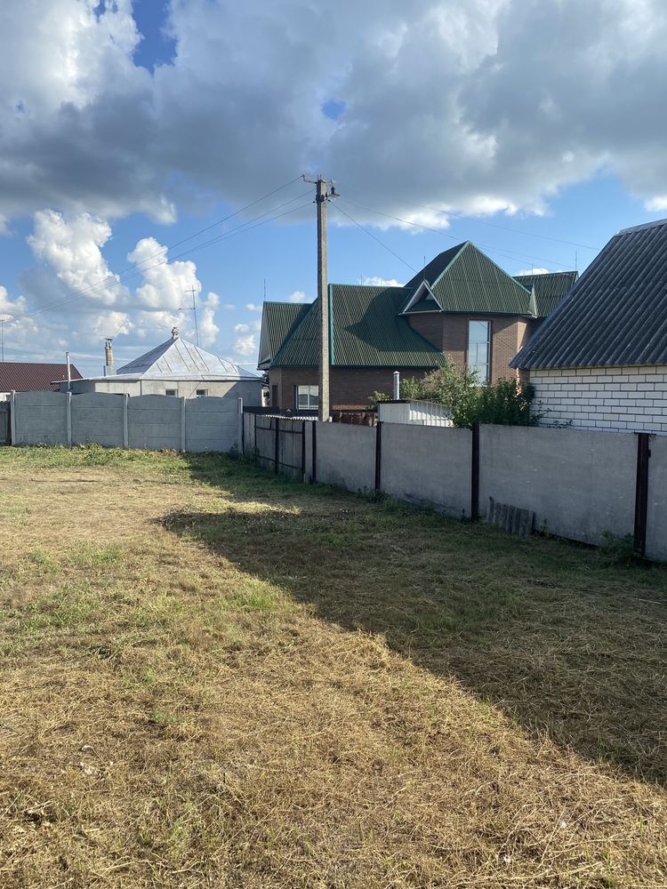 Продам ділянку в центрі Пересічного 7 соток
