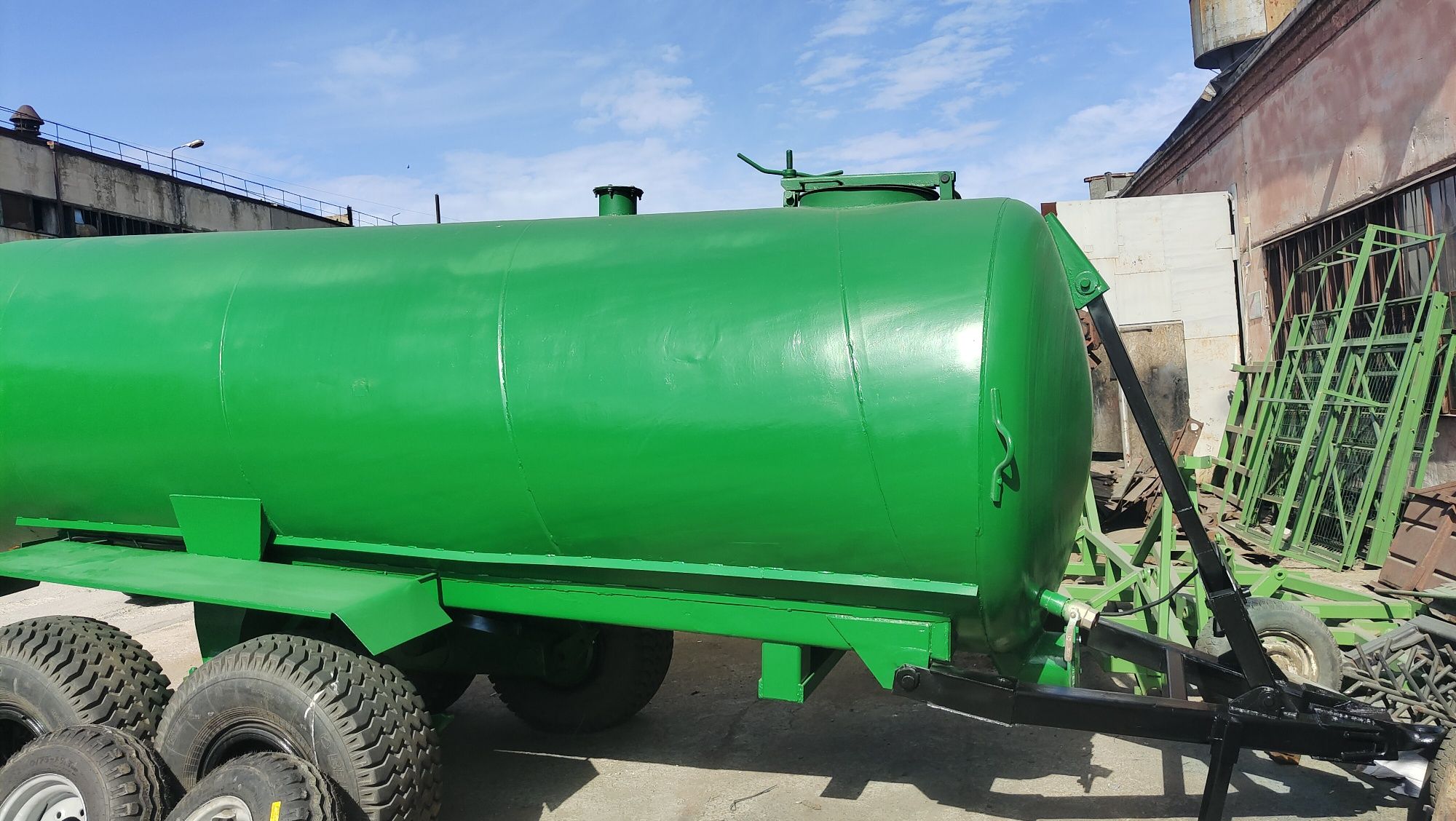 Продам бочку мжт-10