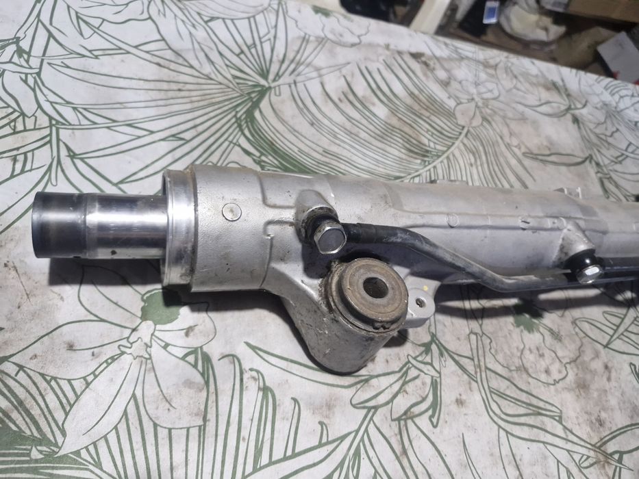 Продам рульову рейку Toyota Land Cruiser 200