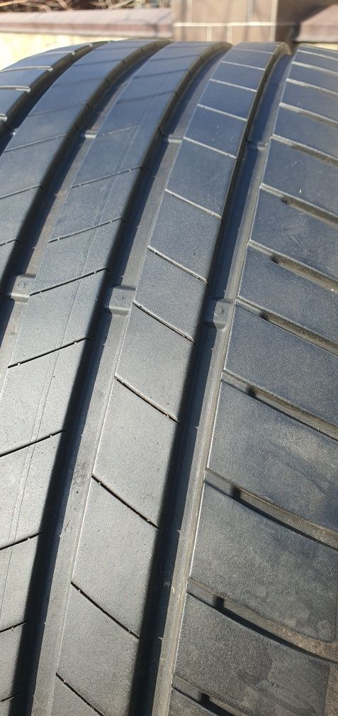 Продам одне 245/45 R19 Bridgestone