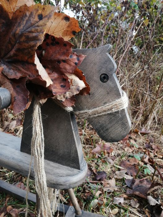 Konik/koń drewniany na biegunach/bujany bujak Czarny