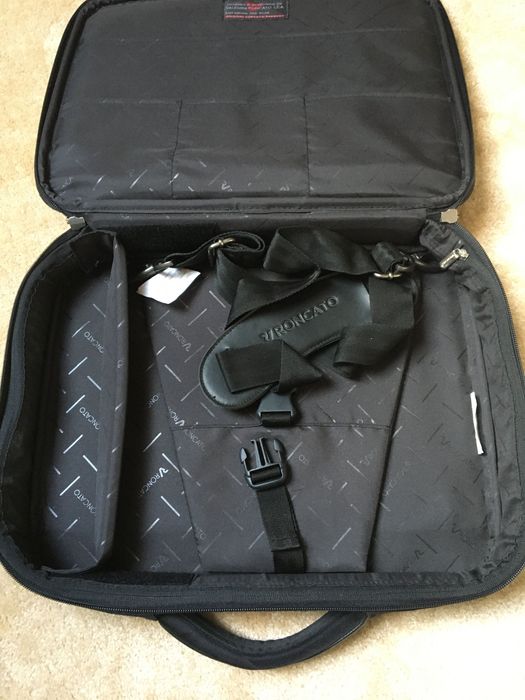 Roncato V czarna torba na laptop