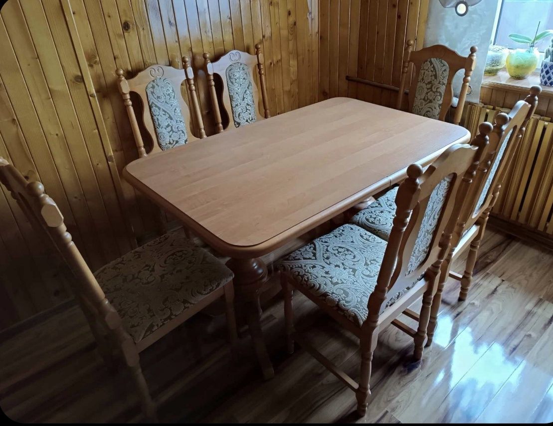 Stół z 6 krzesłami