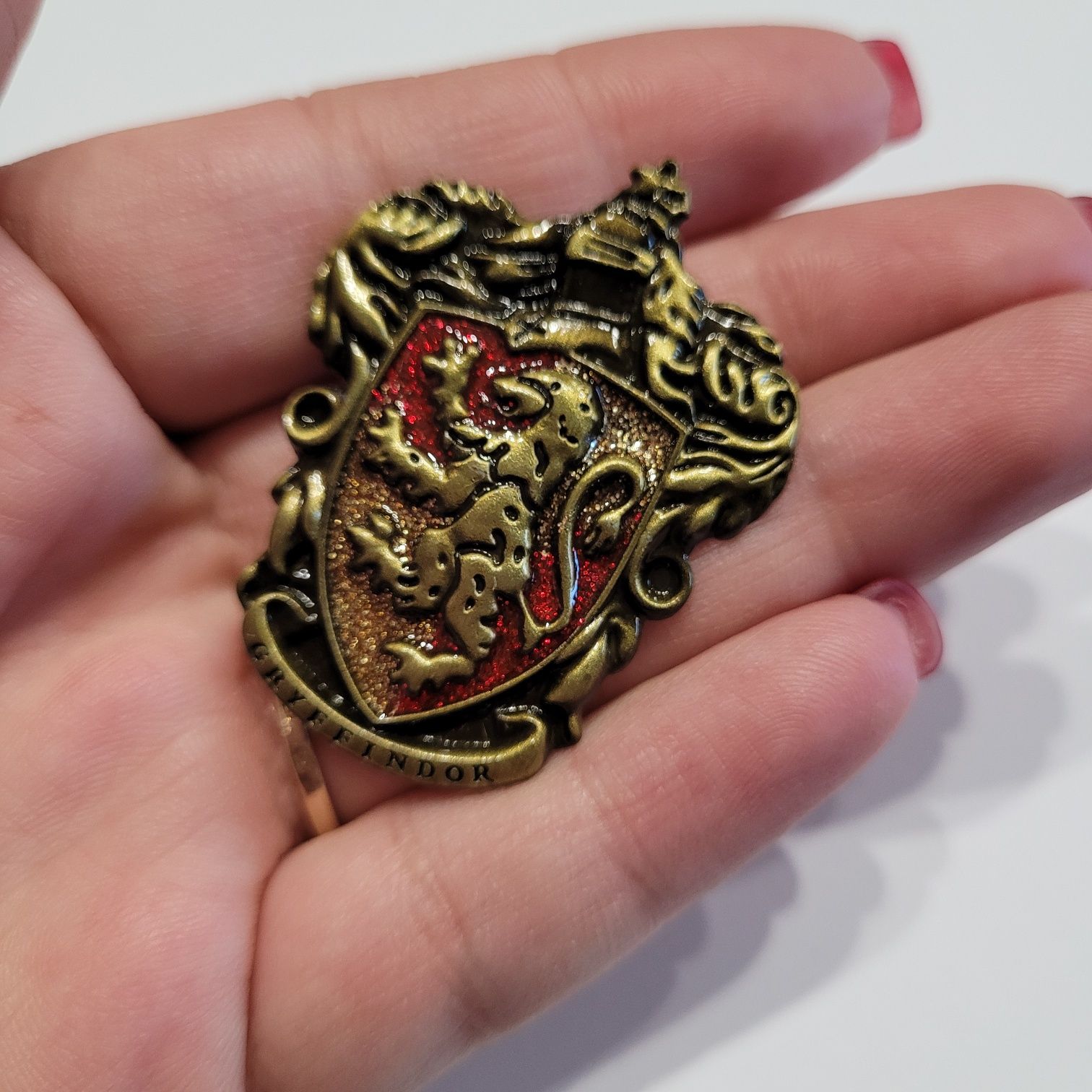 Przypinka pin broszka Harry Potter Hogwart Gryffindor herb domu