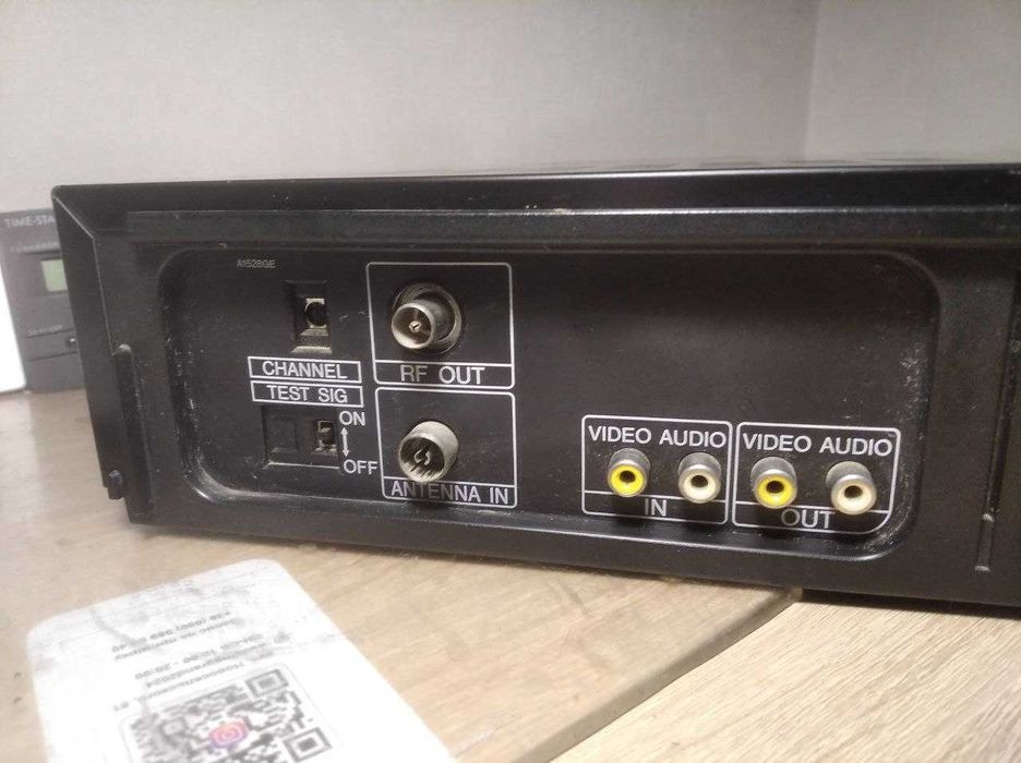 Продам  видео магнитофон SHARP VC 770 E