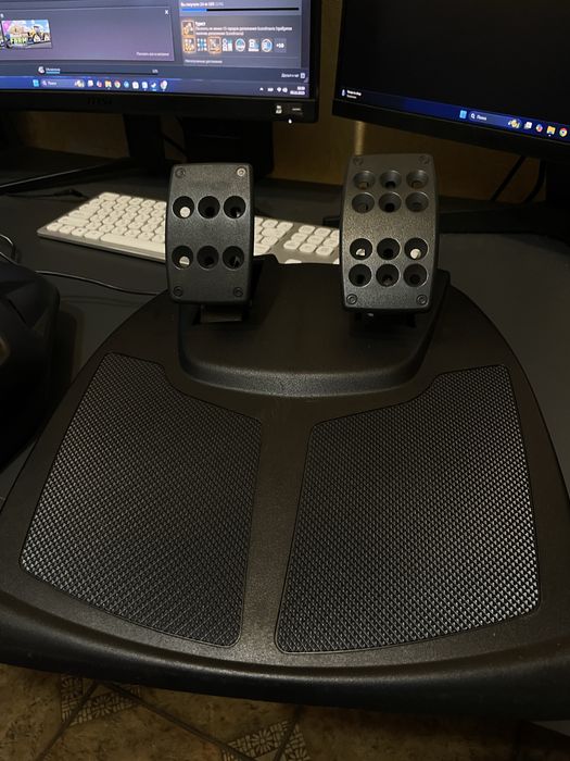 Игровой руль Logitech momo racing PC / PS