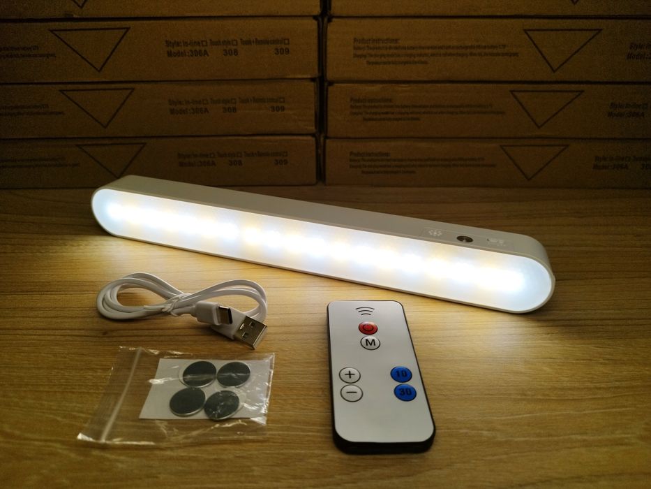 LED Світильник, LED лампа з пультом керування (акумуляторна, магнітна)