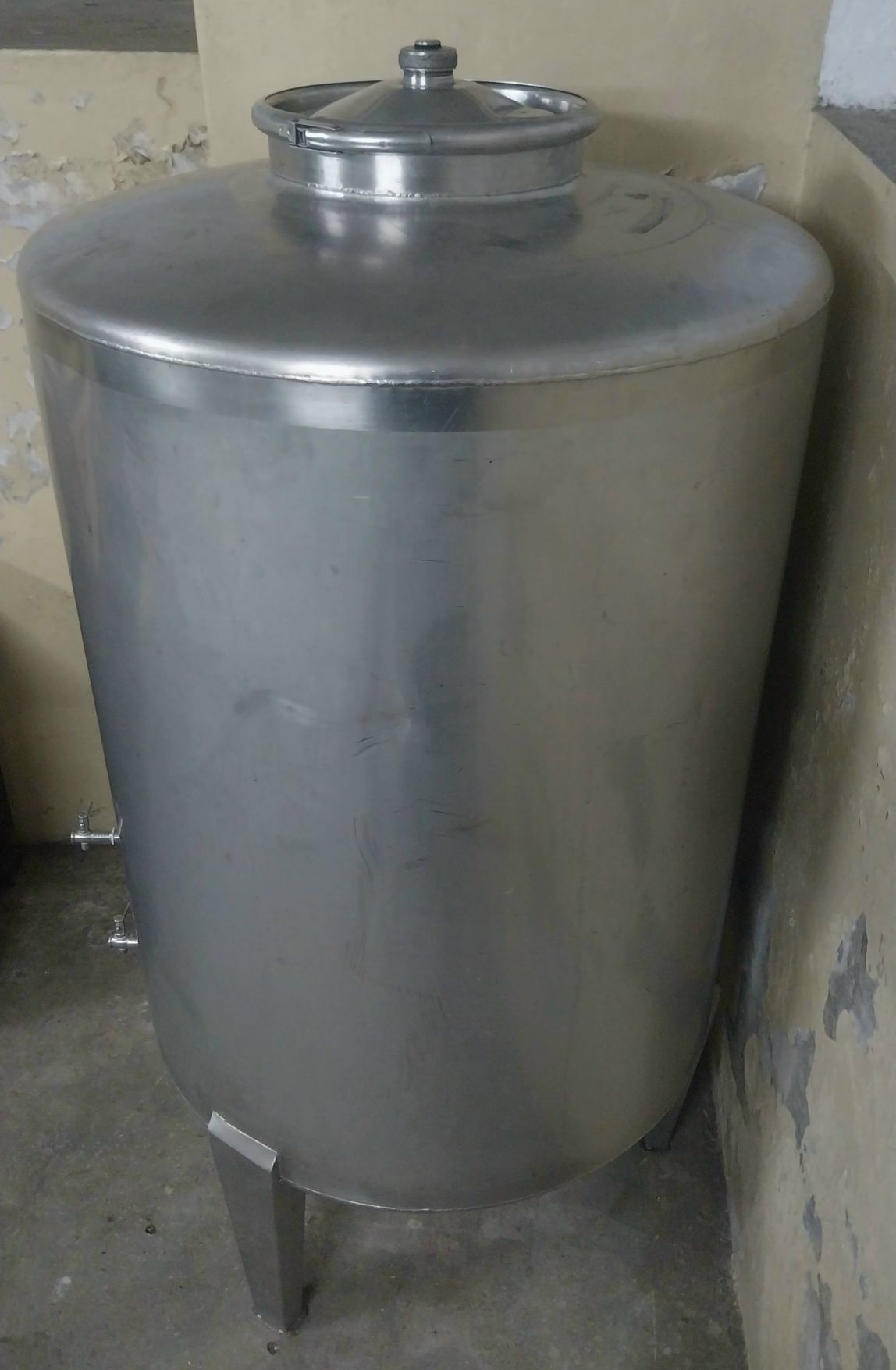 Cuba de Inox 550L como nova, limpa, pronta a usar. Poss. de entrega