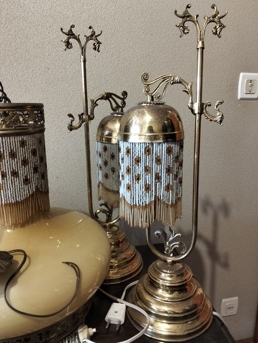 Candeeiro  de tecto e de mesa de cabeceira