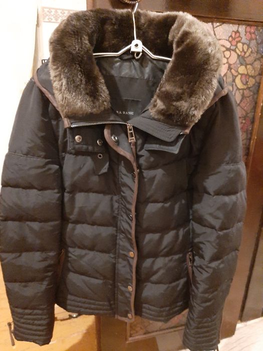 Зимняя женская курточка ZARA оригинал.48 размер.