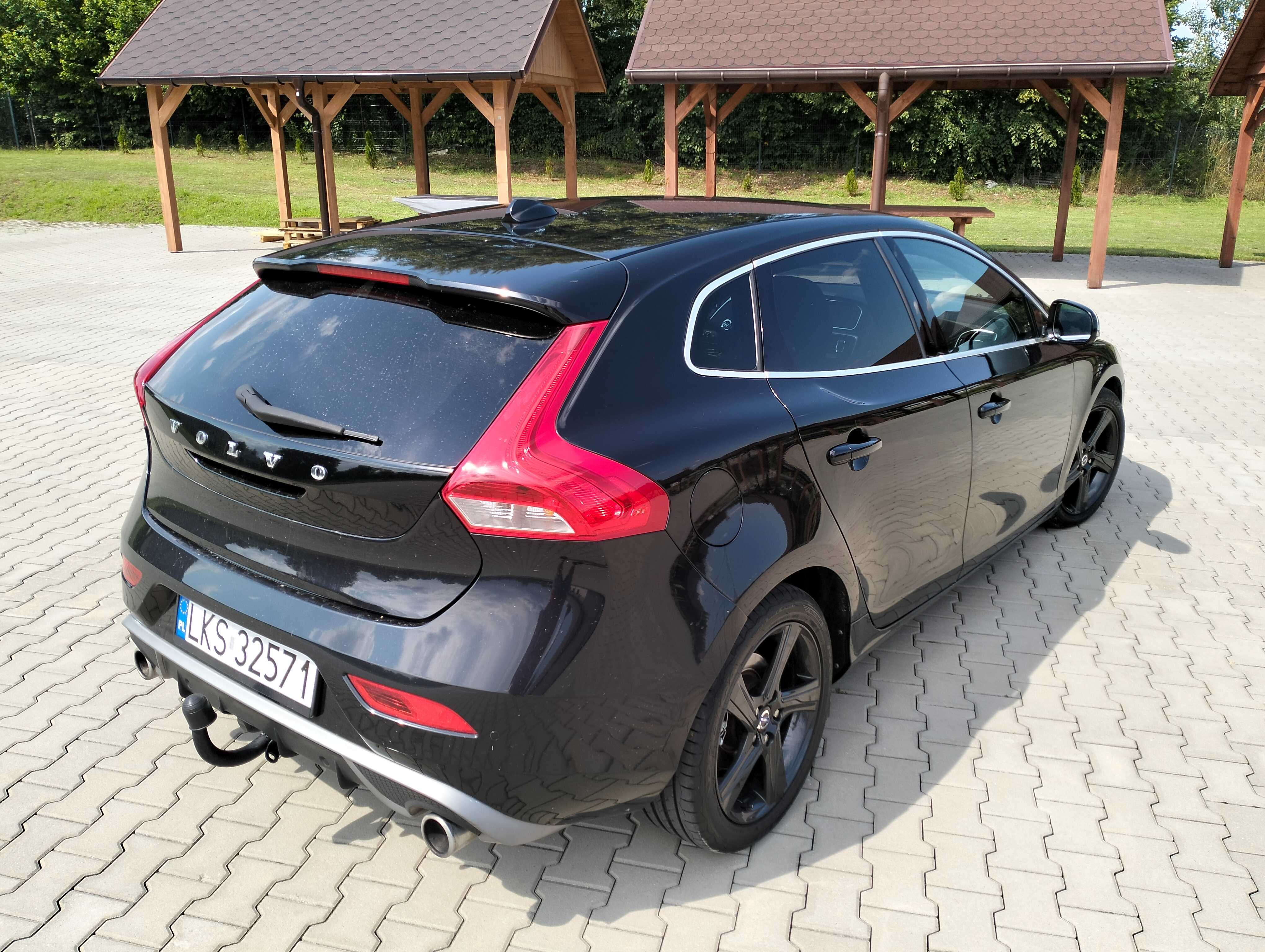 Volvo V40 R-Design bi-xenon/Virtual Kokpit/alcantara/bluetooth/navi