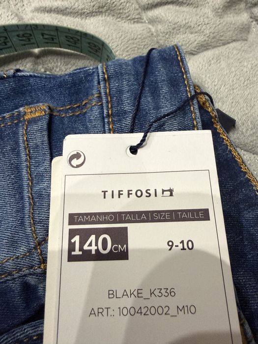 Джинси нові для дівчинки 9-10 років, 140см