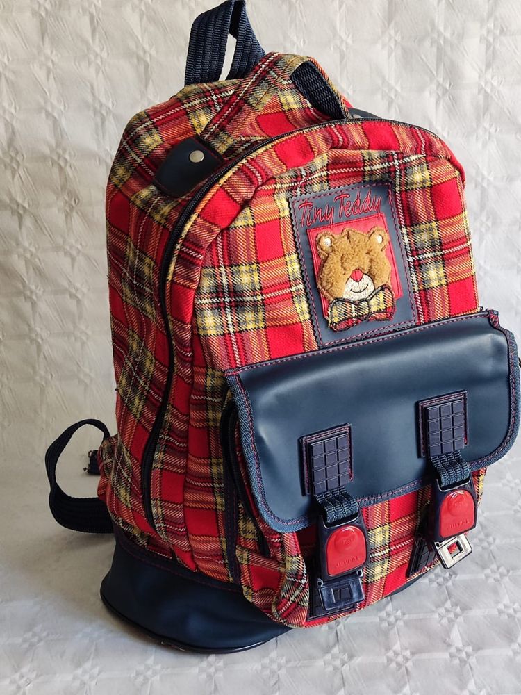 Mochila Xadrez com patch de ursinho