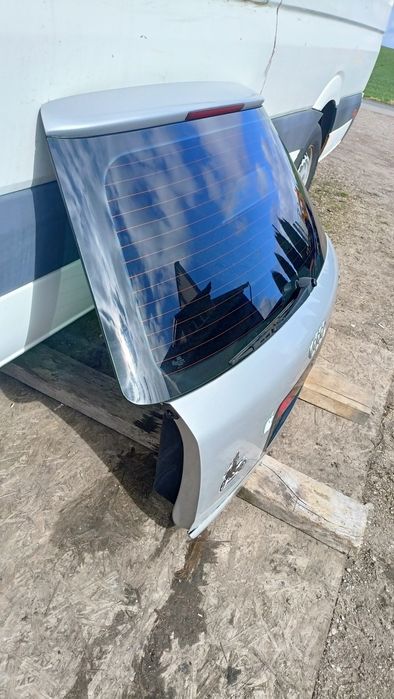 Audi A6 -C5 Allroad kombi klapa tylna srebrna kpl