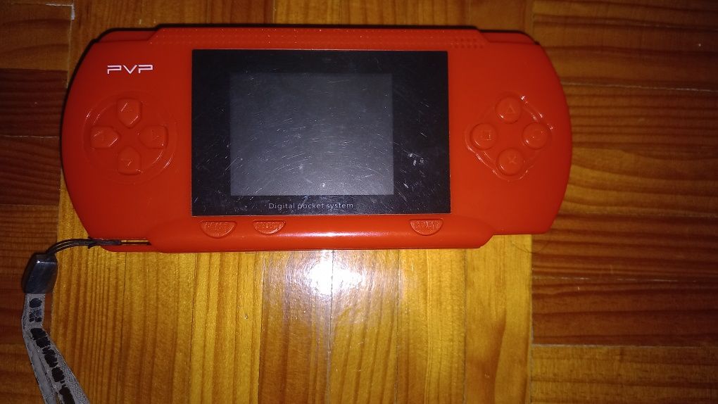 Vendo consola portátil com jogos clássicos