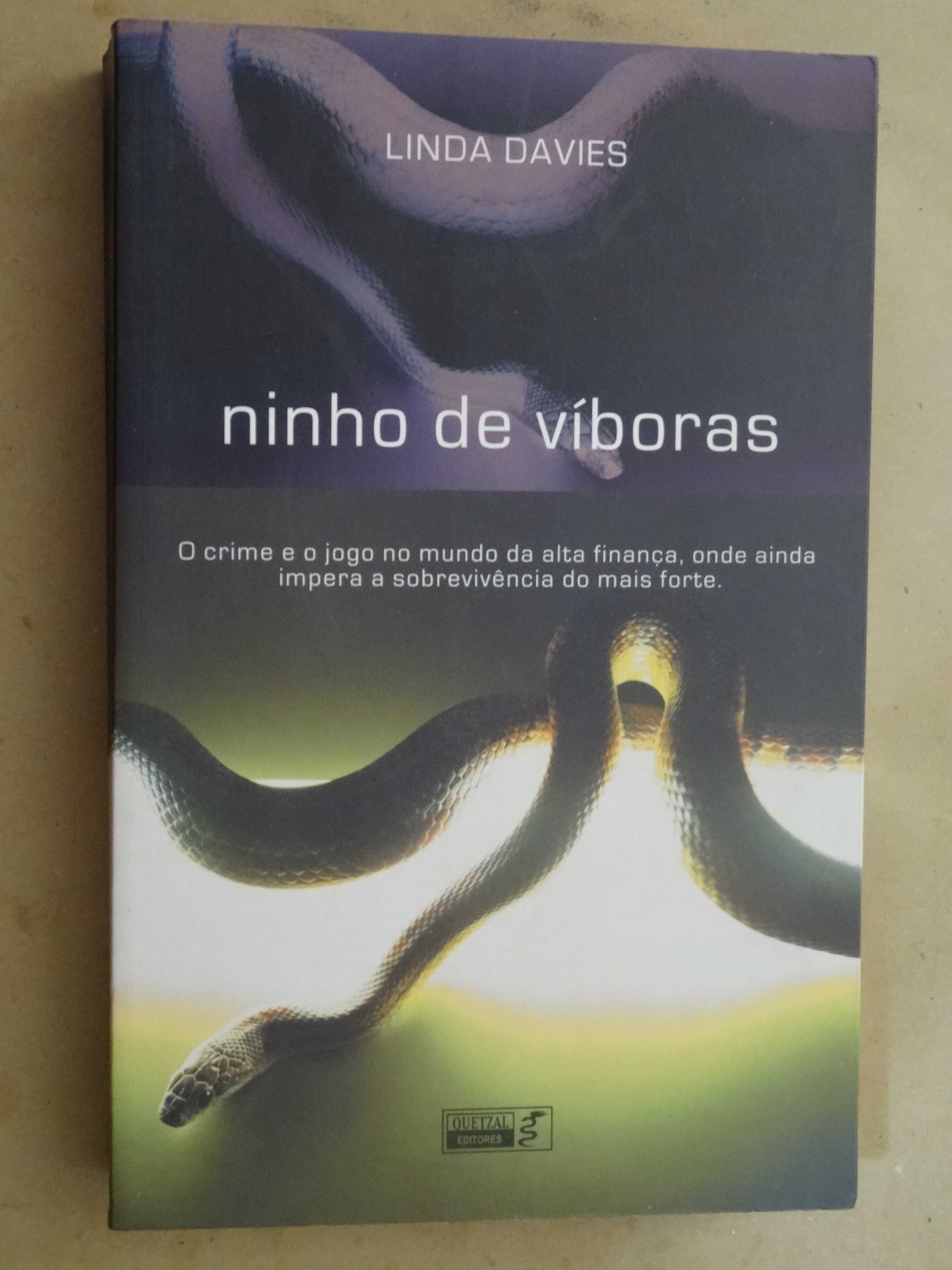 Ninho de Víboras de Linda Davies