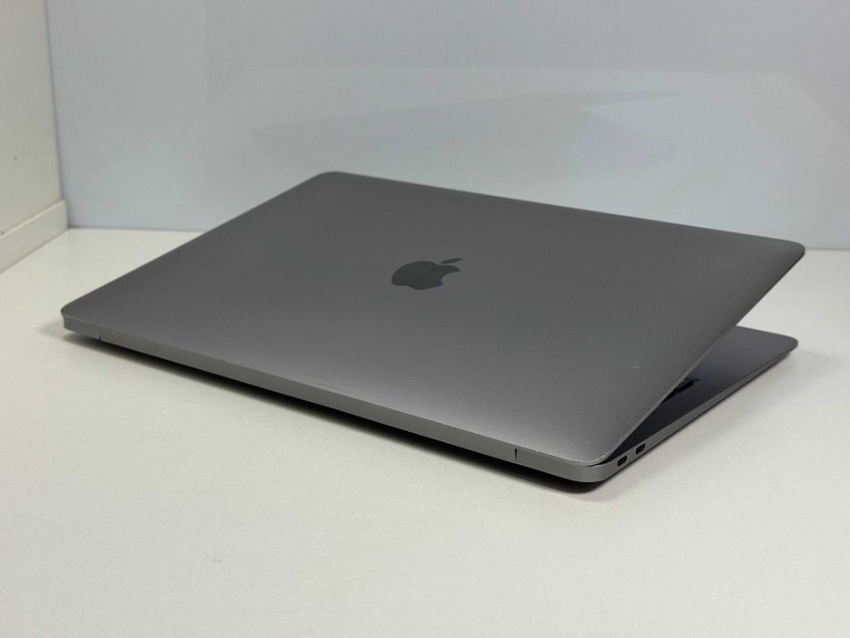 MacBook Air 13 2020 M1 85% Kondycji 8GB RAM 256GB SSD GWARANCJA