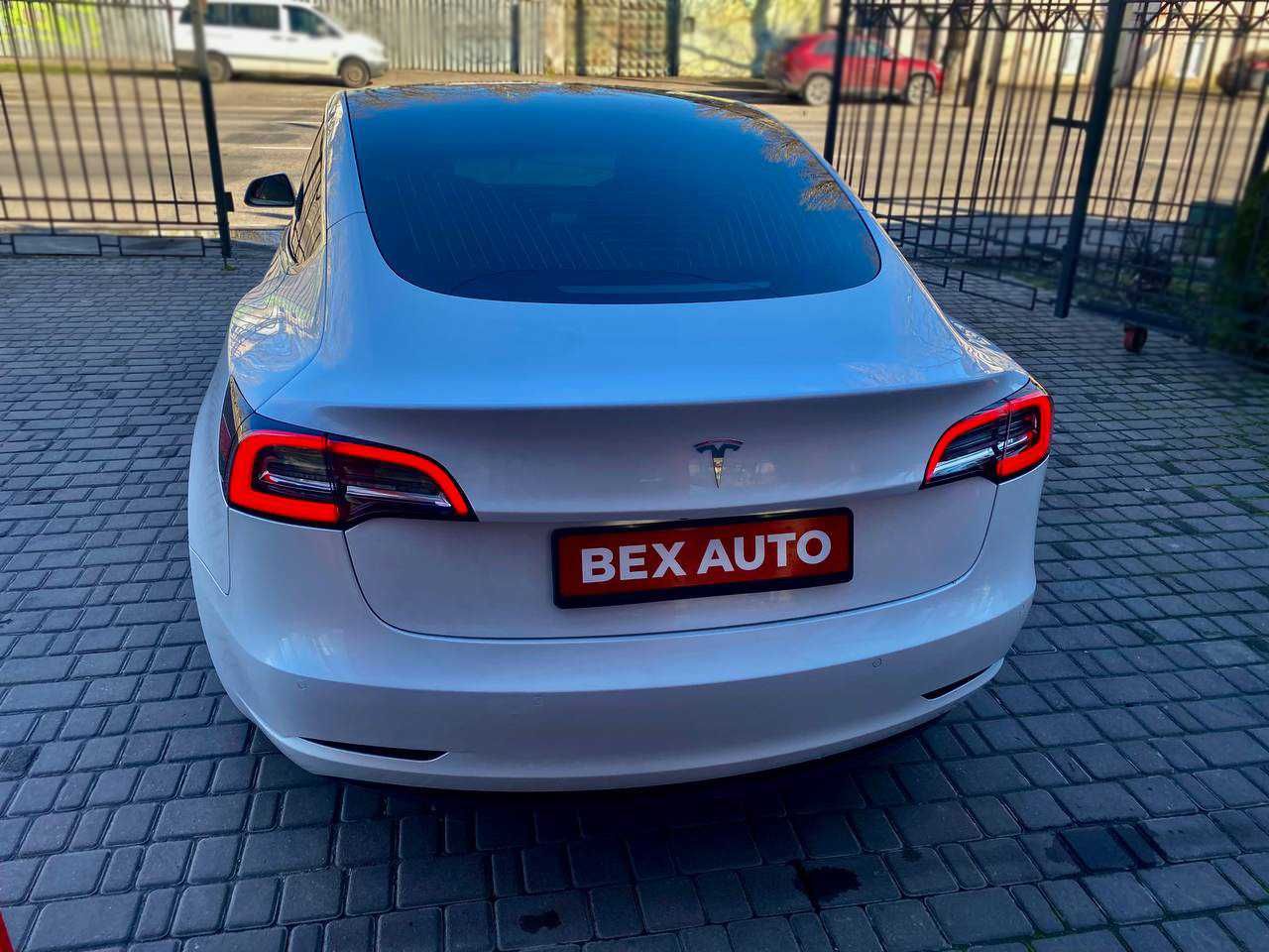 Tesla Model 3 2019 75 кВт 500 км