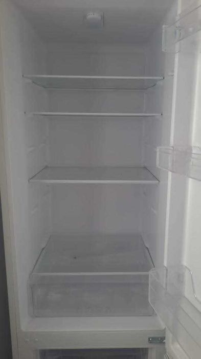 *Vendo Frigorífico Combinado ST KUNFT KC9113* (Estático - 262L