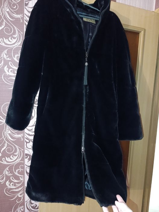 Продам шубку чорну