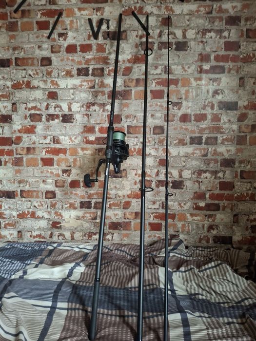 Wedka z kolowrotkiem