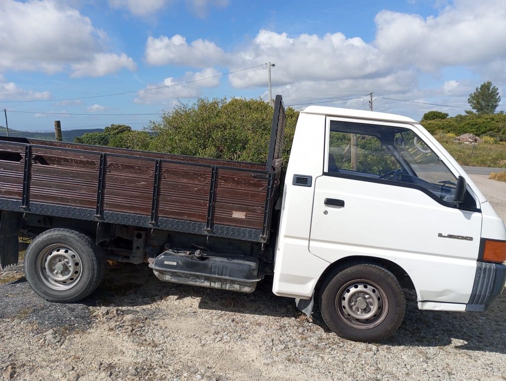 Mitsubishi L300 caixa aberta