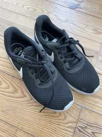 Sapatilhas pretas Nike