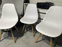Krzesla biale  ikea jak nowe