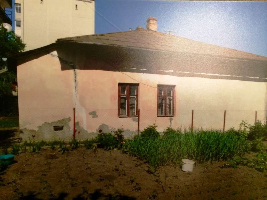 Будинок з приватизованою земельною ділянкою. Центр міста