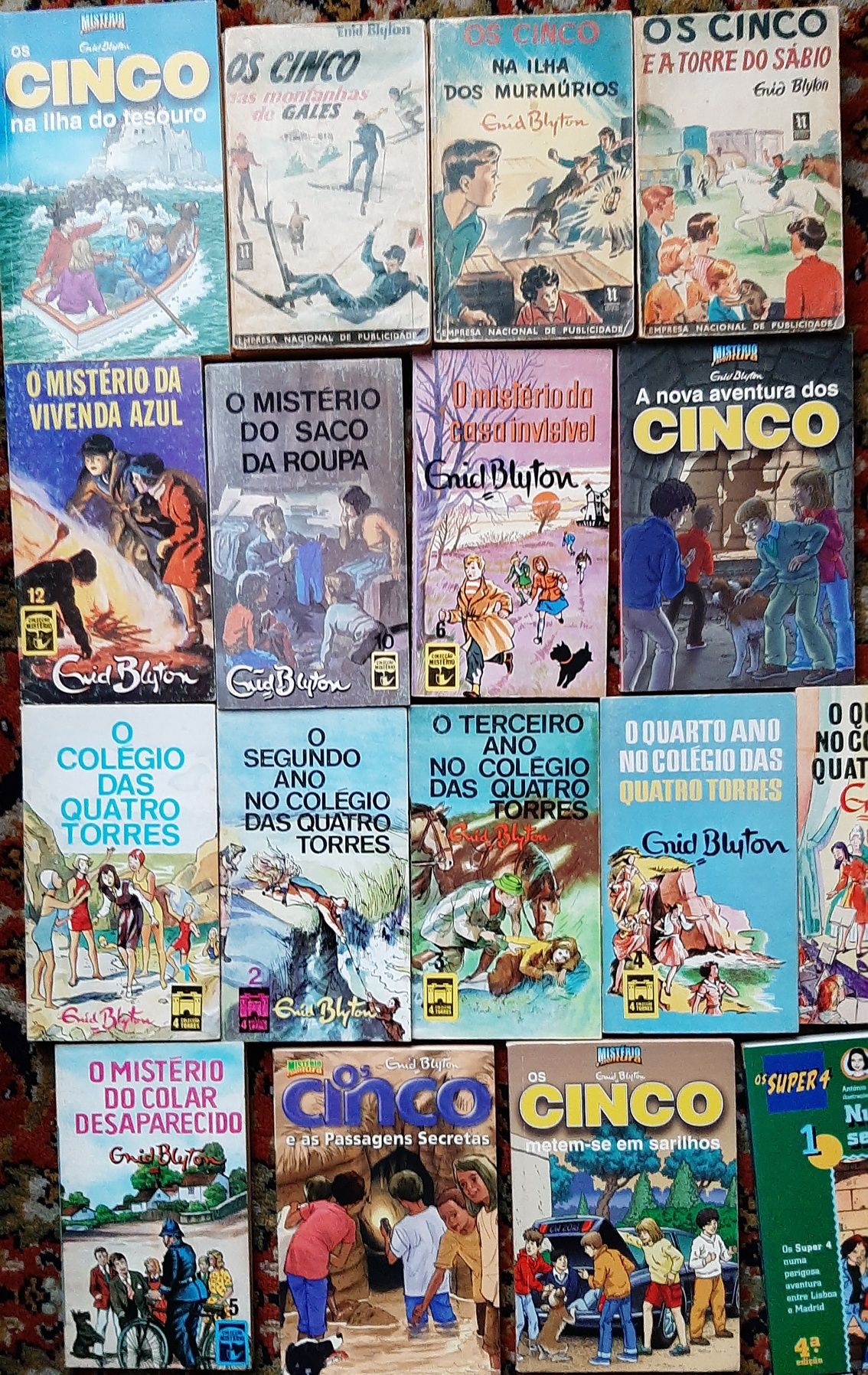 Livros  colecção do Colegio das 4 Torres de Enid Blyton