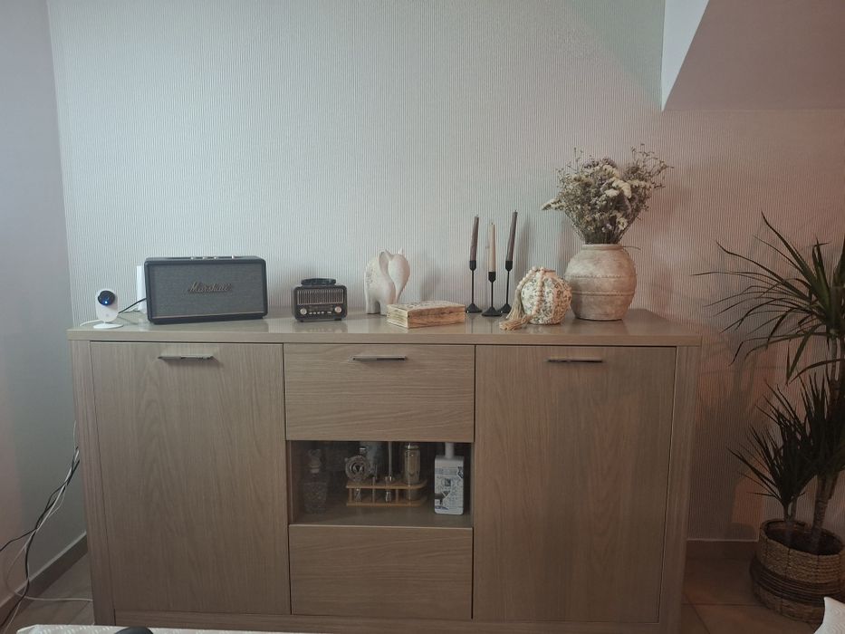 Vendo aparador e espelho sala ( como novos)