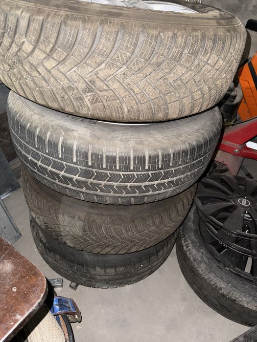 Komplet kół 215/70 R16