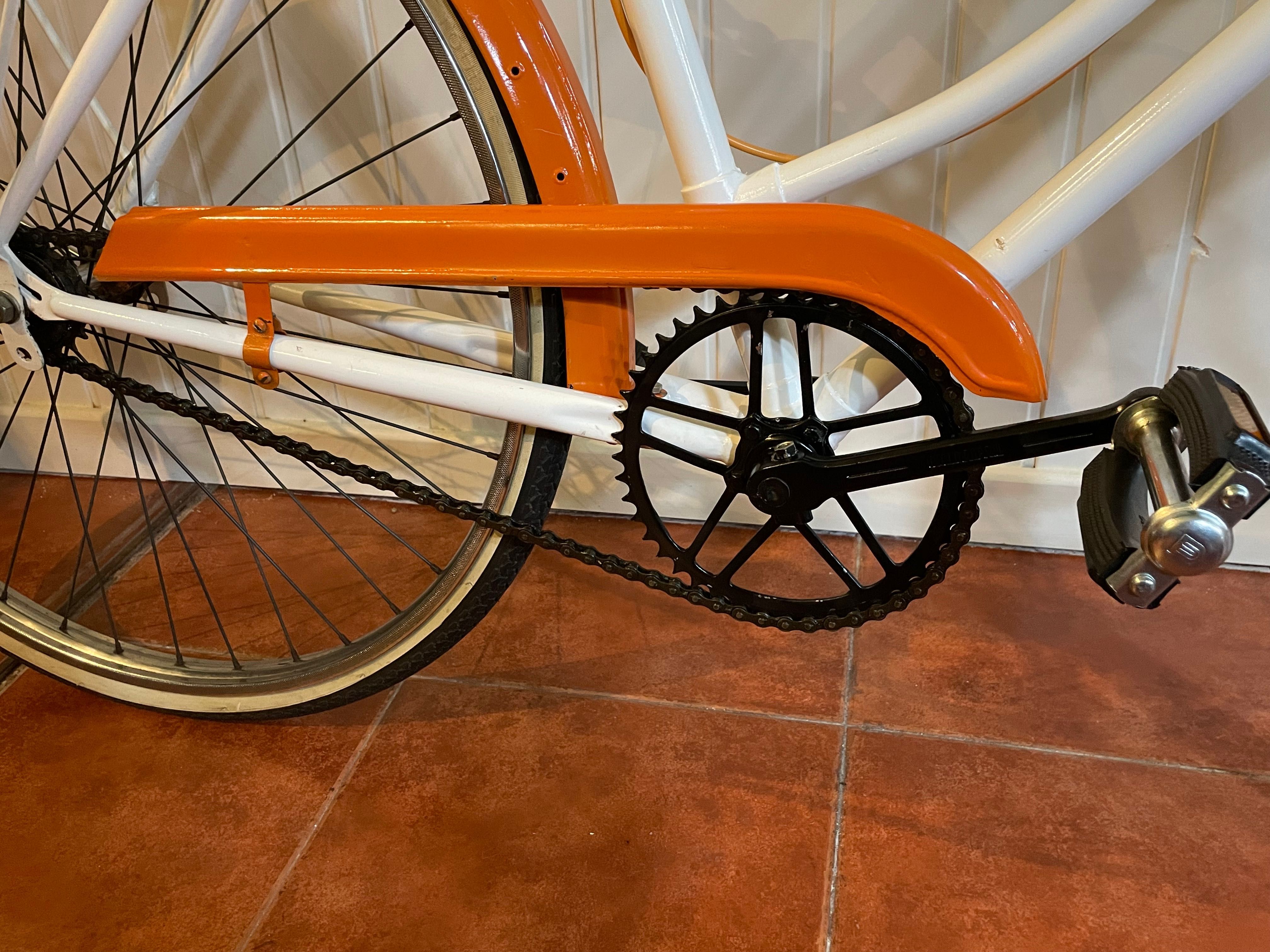 Bicicleta Vintage de Senhora Recondicionada e Personalizada