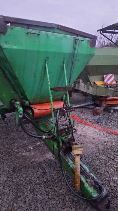 Rozsiewacz piask, soli, wapna, nawozow Fortschritt-Gustrower D038A
