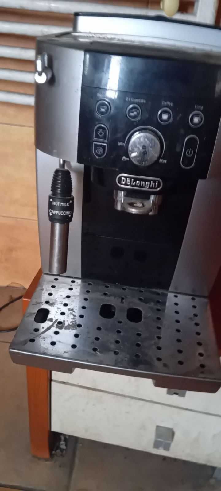 Ekspres do kawy DeLonghi ECAM 23.450.S  tanio prawie now mało używany