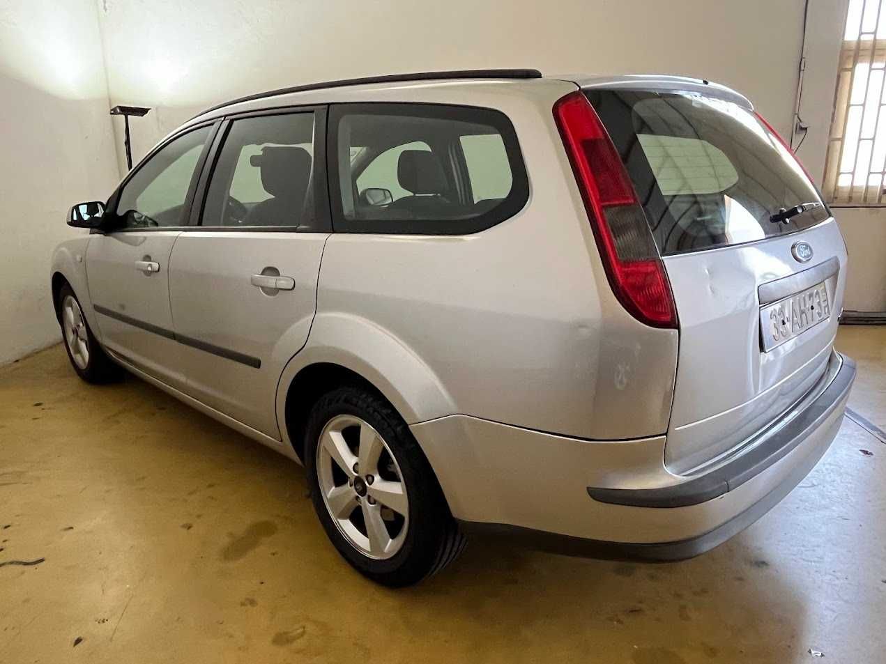 Ford Focus SW 1.4 Guia