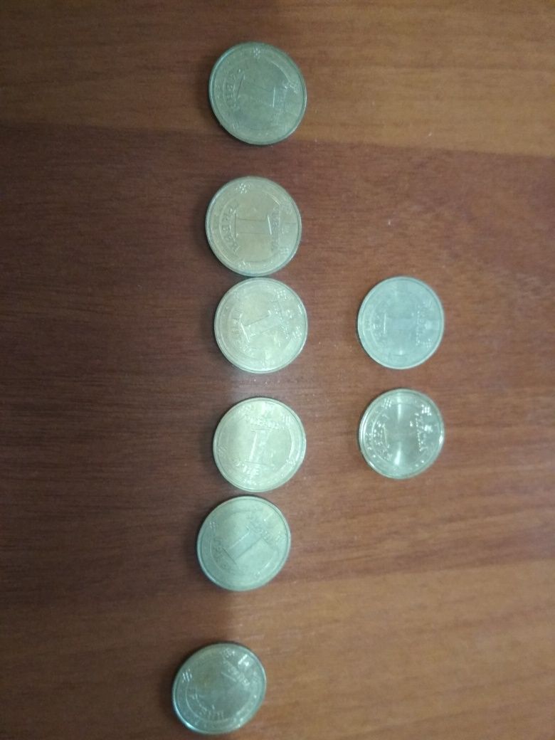8 Юбилейный монет