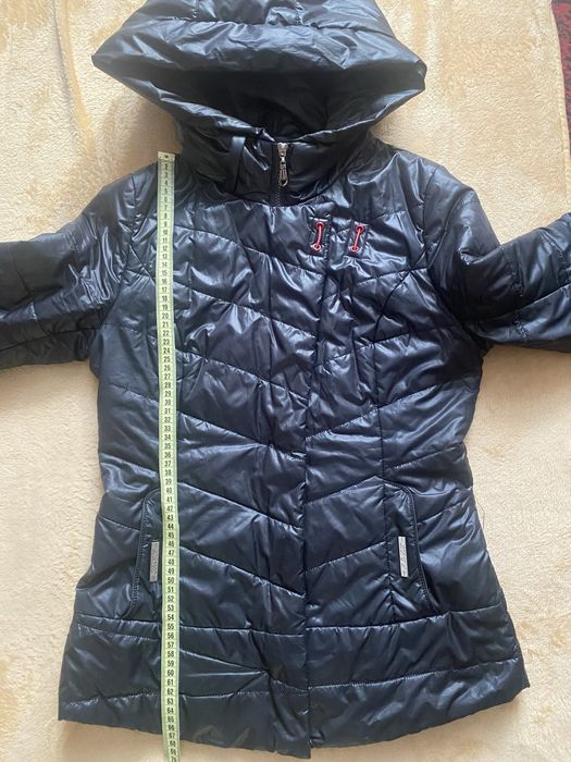 Куртка тепла, коротка