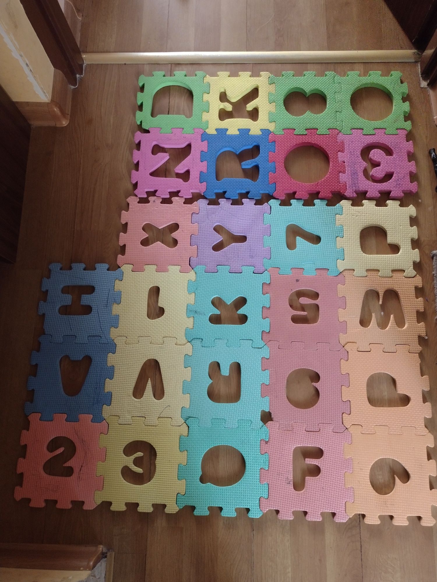 Puzzle piankowe cienkie i grube 19 sztuk i 8 sztuk